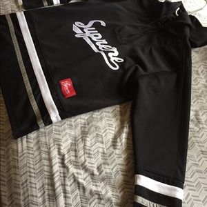 Supreme hoodie